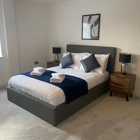 Icona - Stylish 2 Bed