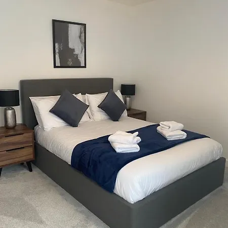 Icona - Stylish 2 Bed *